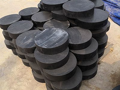 东港区板式橡胶支座由若干层橡胶片与薄钢板经加压硫化
